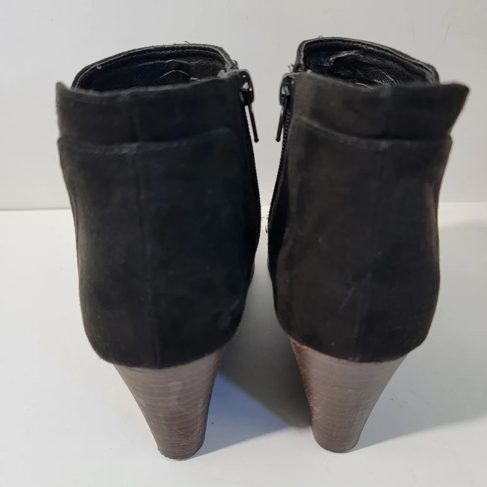 Madden NYC Garren Black Suede Wood Wedge Side Zip Ankle Boots Size 6.5